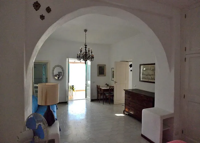 Casa Athena ليباري